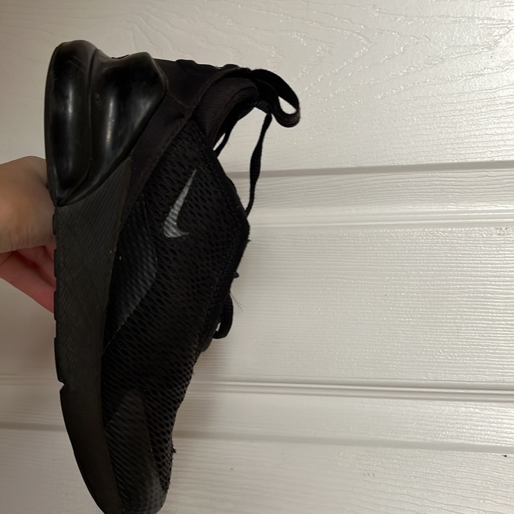 Black Nike Air Max 270. Like new condition.